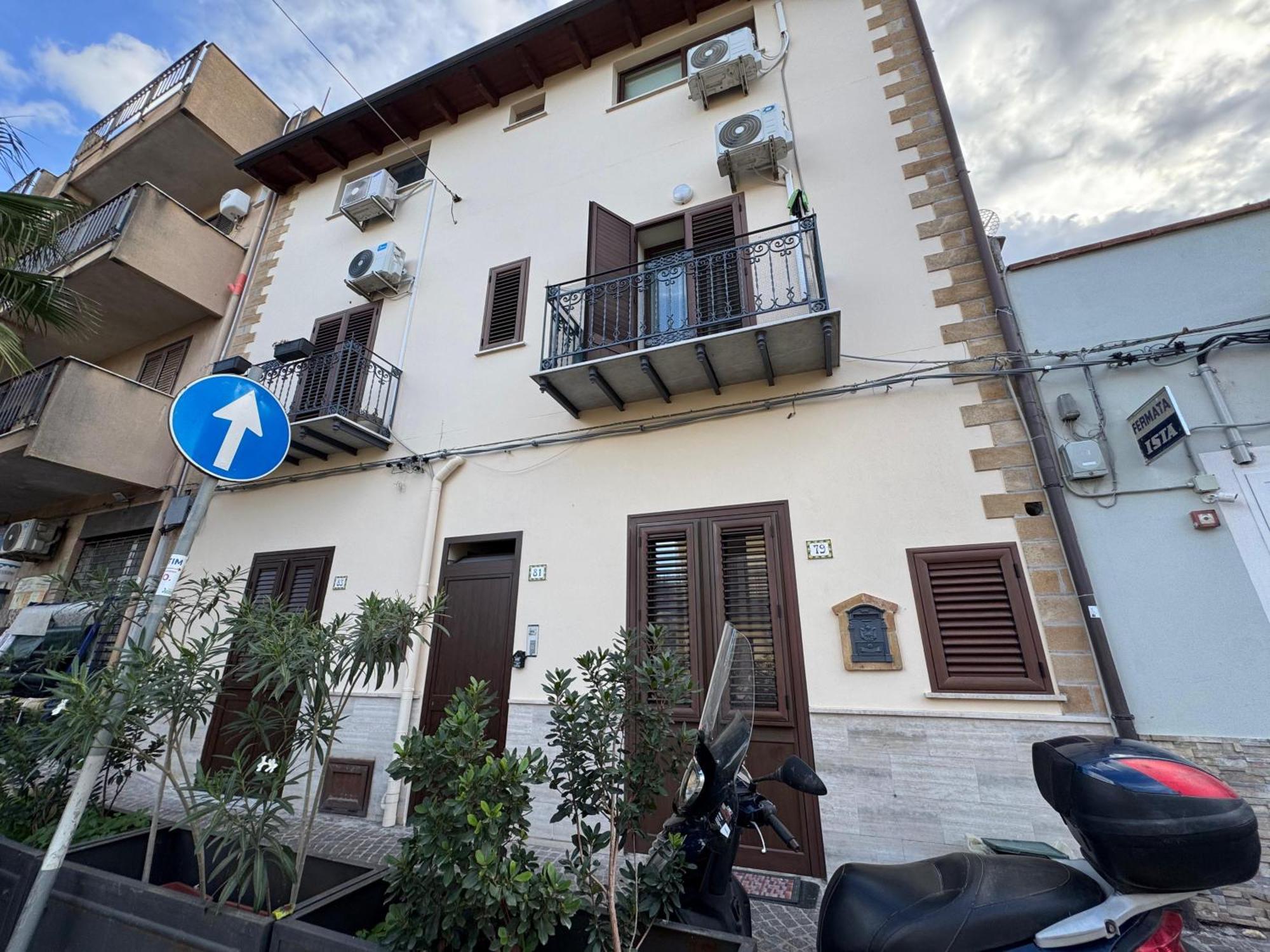 A Casa Di Ste - Vicino Aeroporto Falcone Borsellino Карини Экстерьер фото